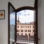 2 Bedrooms Flat Near The Colosseum