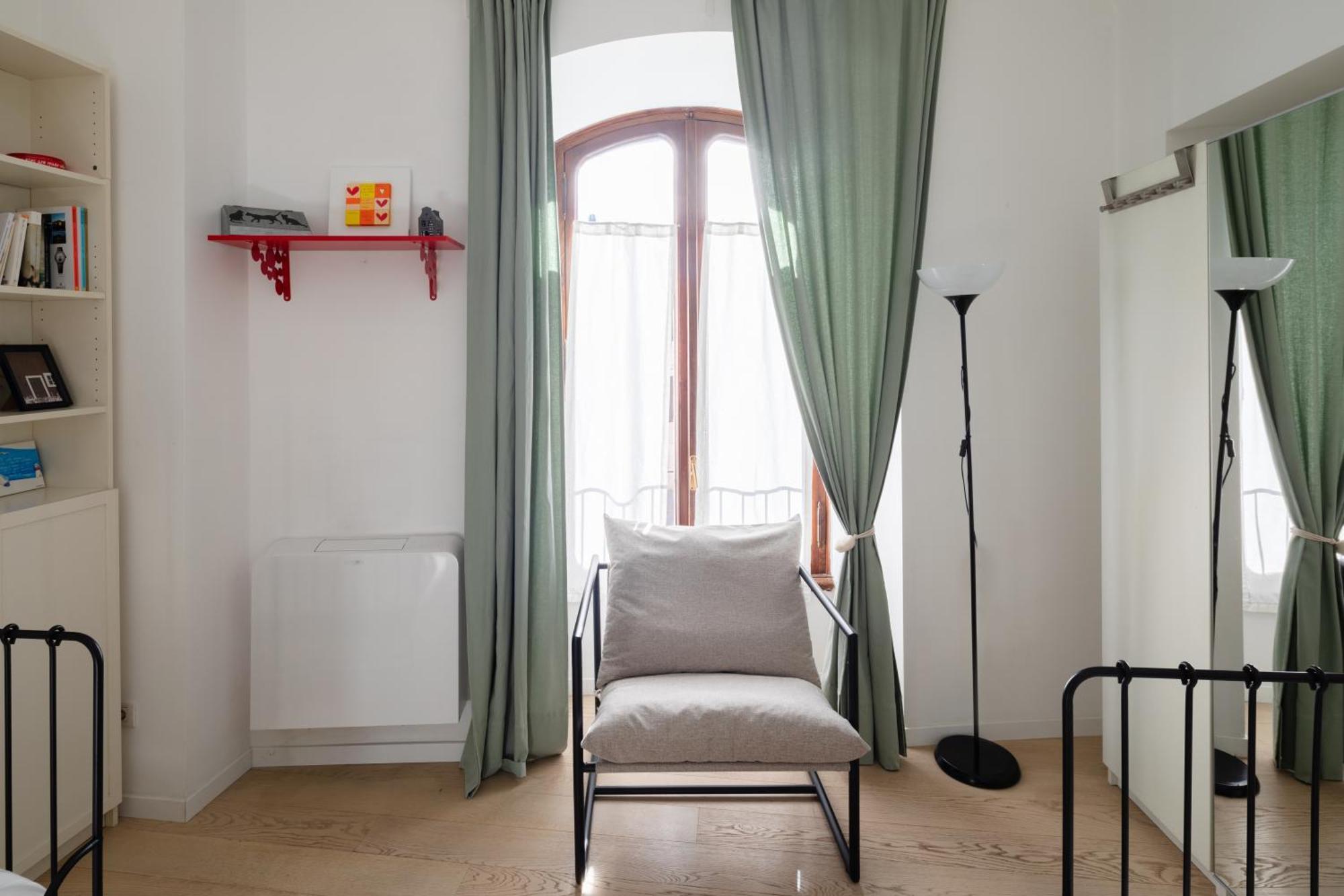 2 Bedrooms Flat Near The Colosseum * Rom