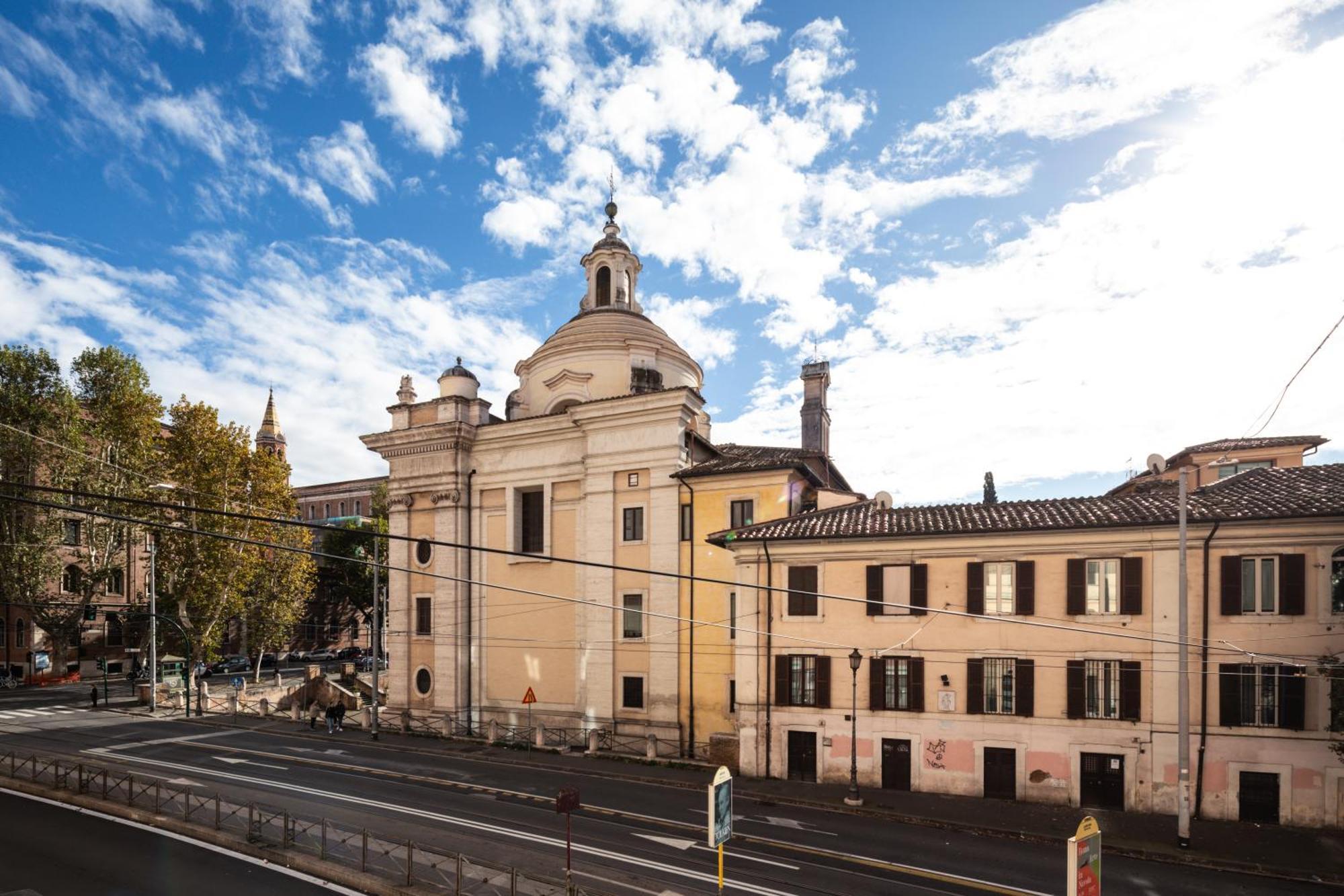 Apartment 2 Bedrooms Flat Near The Colosseum