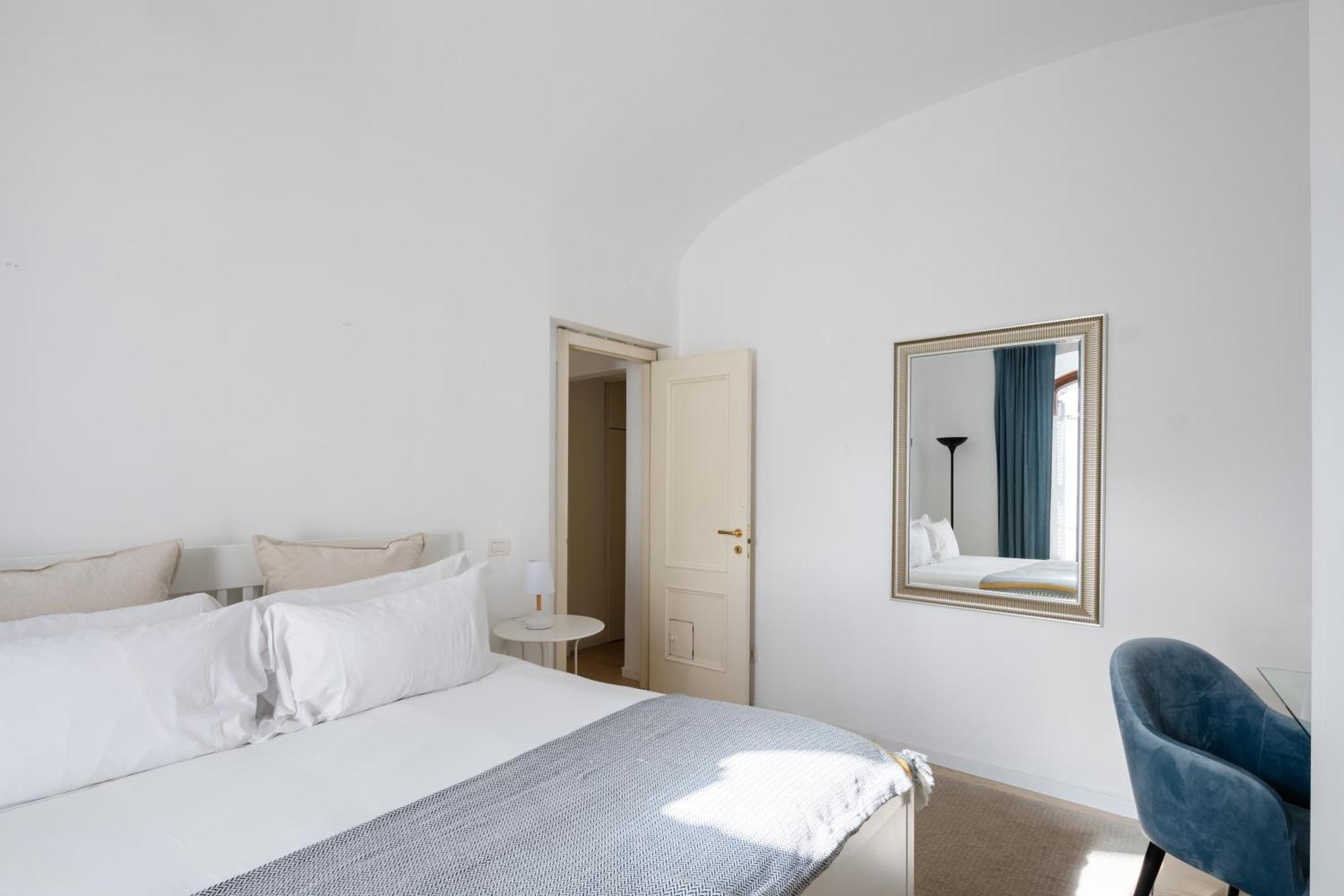 2 Bedrooms Flat Near The Colosseum Apartment *