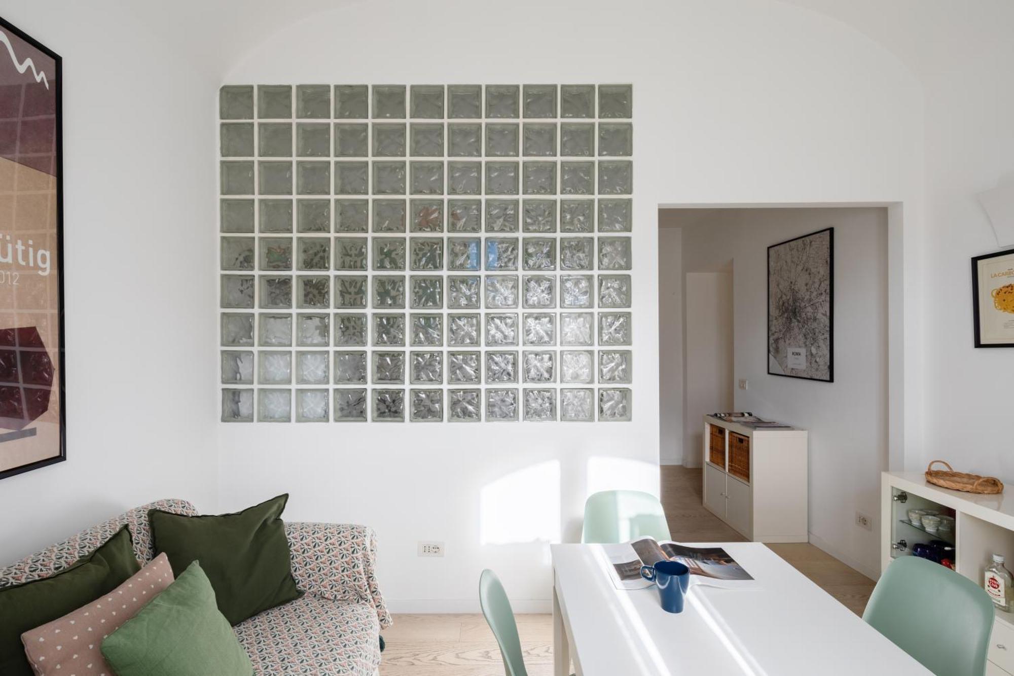 2 Bedrooms Flat Near The Colosseum Apartment