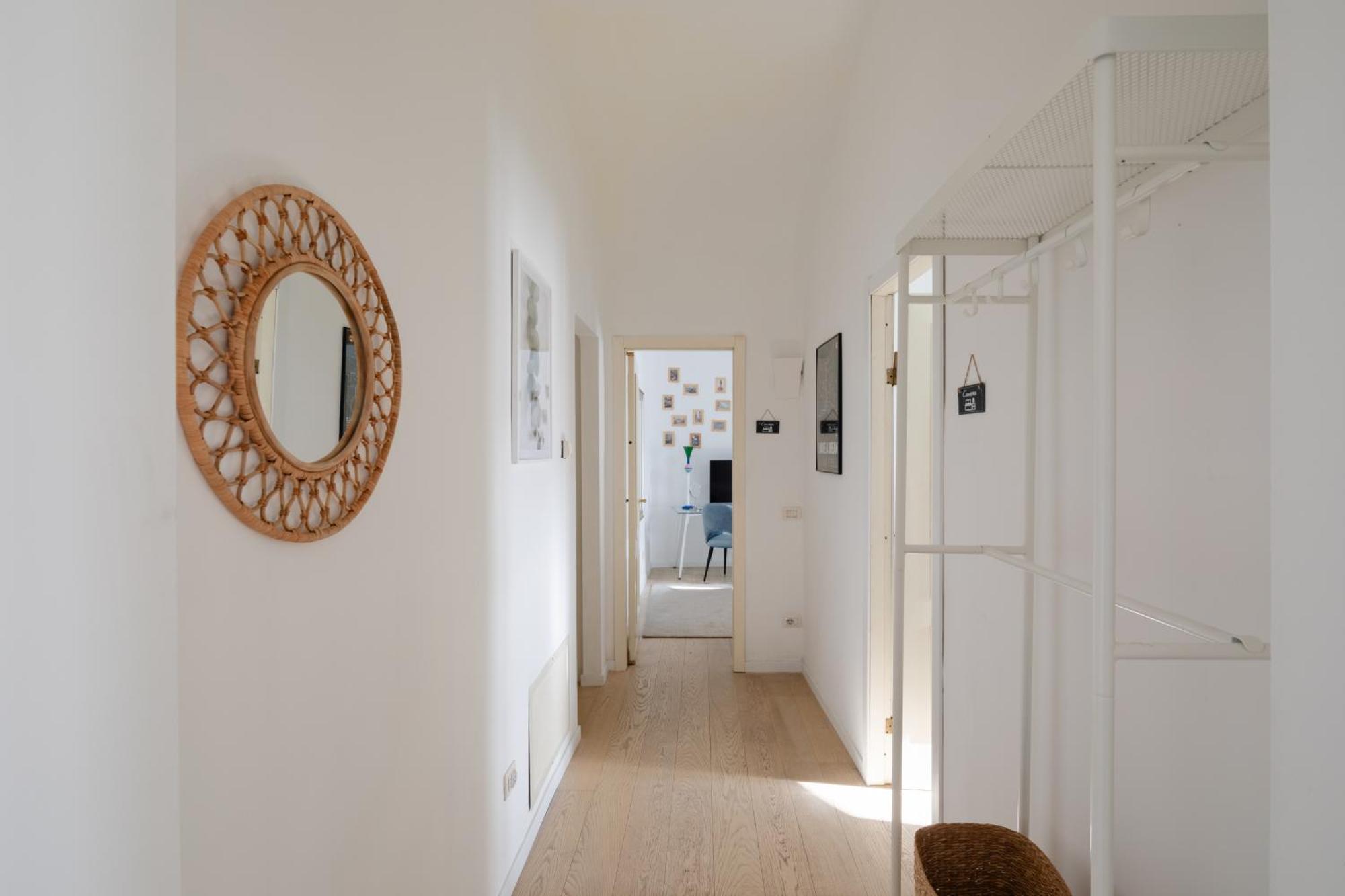 2 Bedrooms Flat Near The Colosseum Apartment